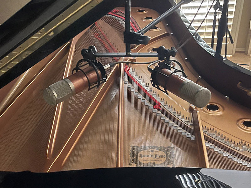 hiller-piano-800x600.jpg